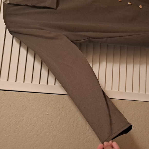 Olive green Blouse - Picture 2 of 7
